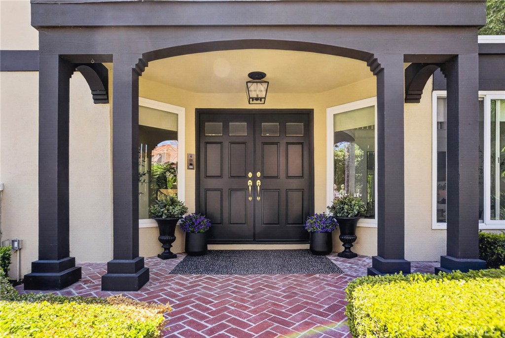 6102 Greenbrier Drive