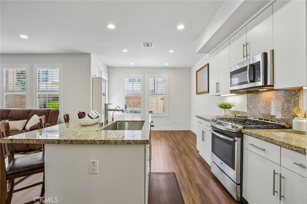 248 Finch