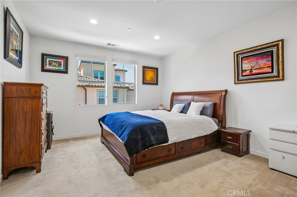 248 Finch