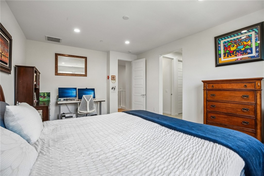 248 Finch
