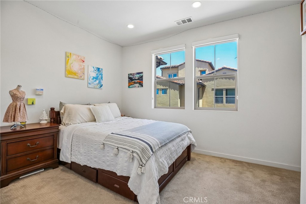 248 Finch