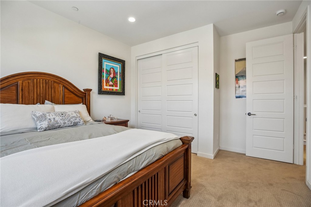248 Finch