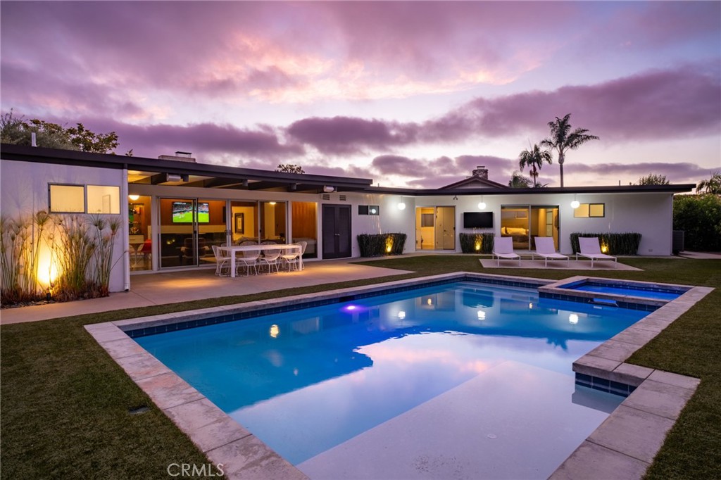 2000 Nautilus Lane