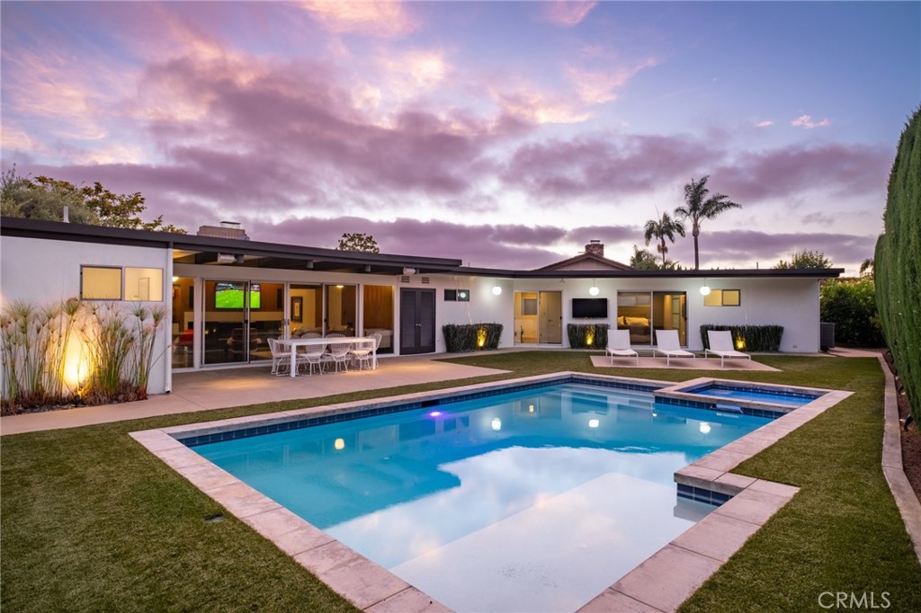 2000 Nautilus Lane