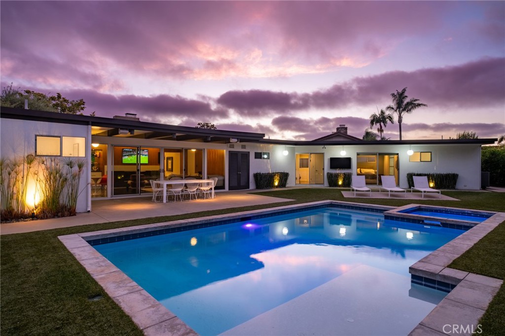 2000 Nautilus Lane