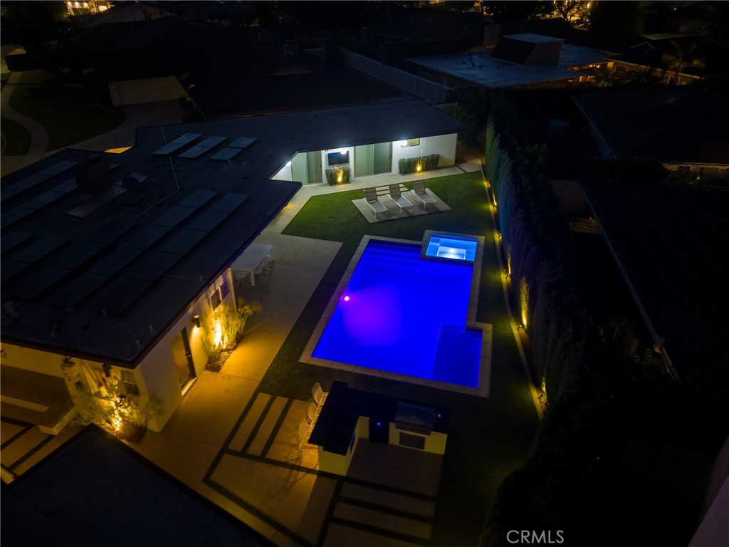 2000 Nautilus Lane