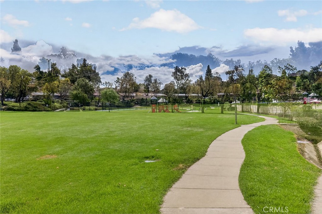 24572 Sutton Lane