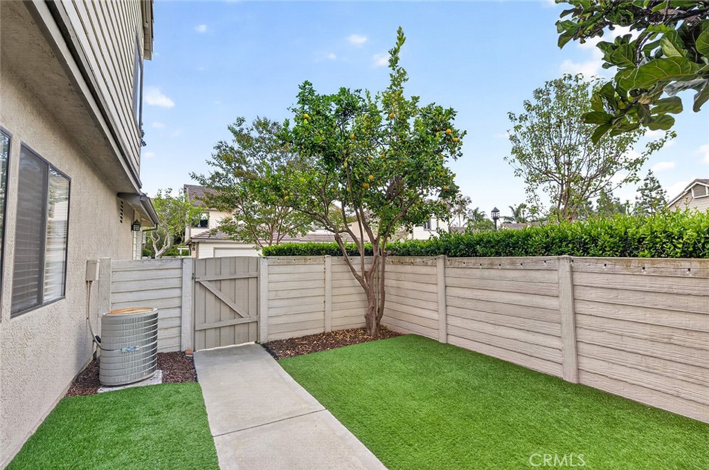 24572 Sutton Lane