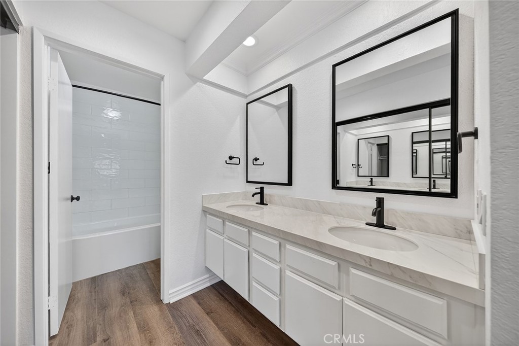 24572 Sutton Lane