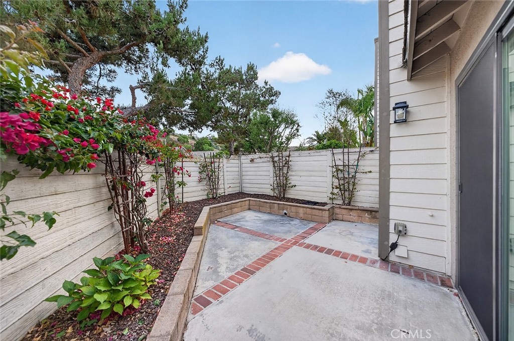 24572 Sutton Lane