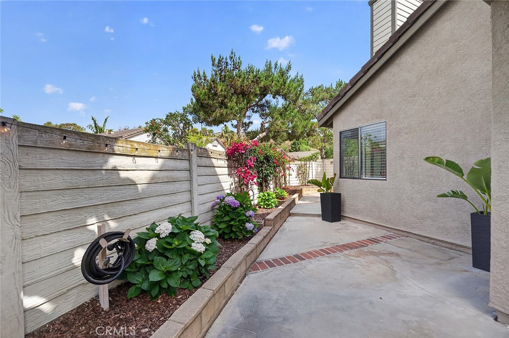 24572 Sutton Lane