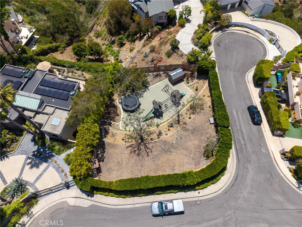 719 Davis Way