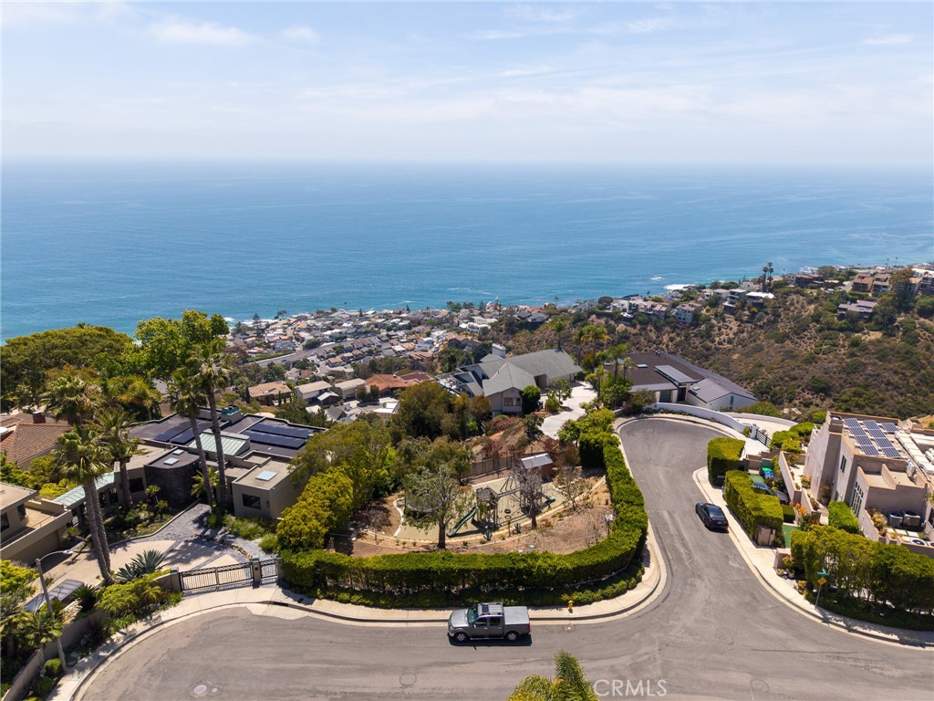 719 Davis Way