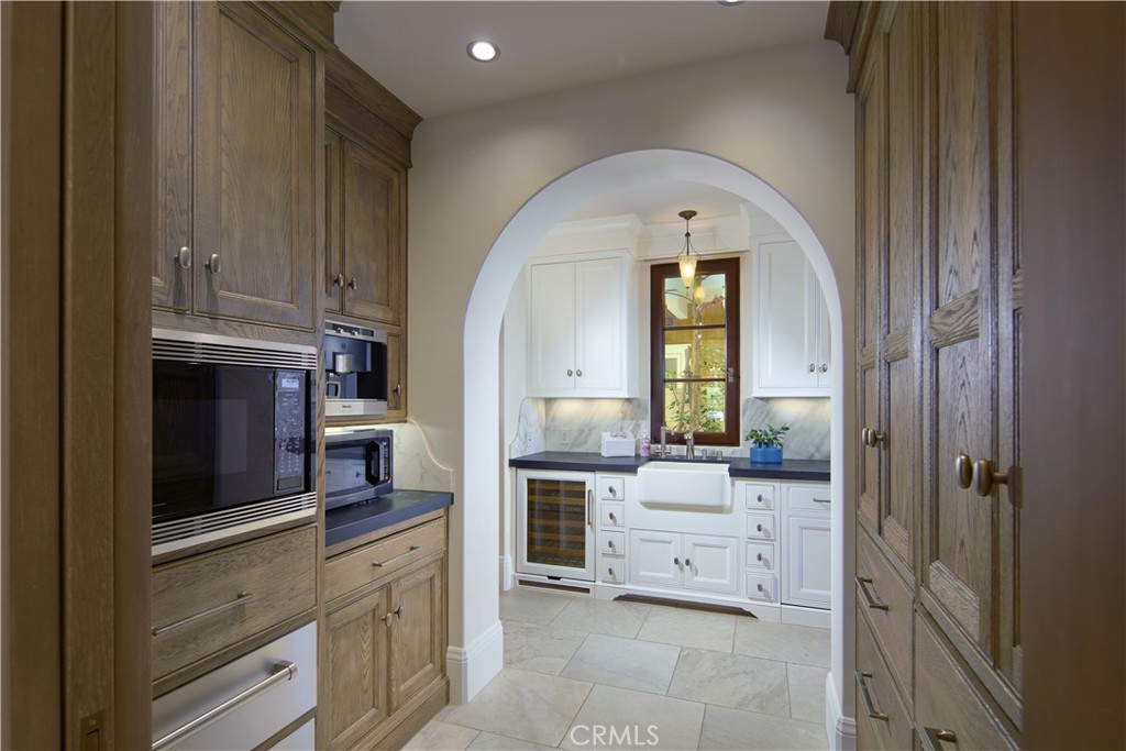 49 Beach View Avenue
