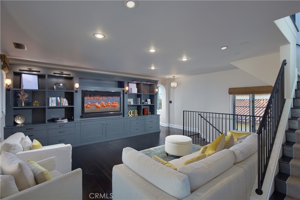 10 Shore Walk