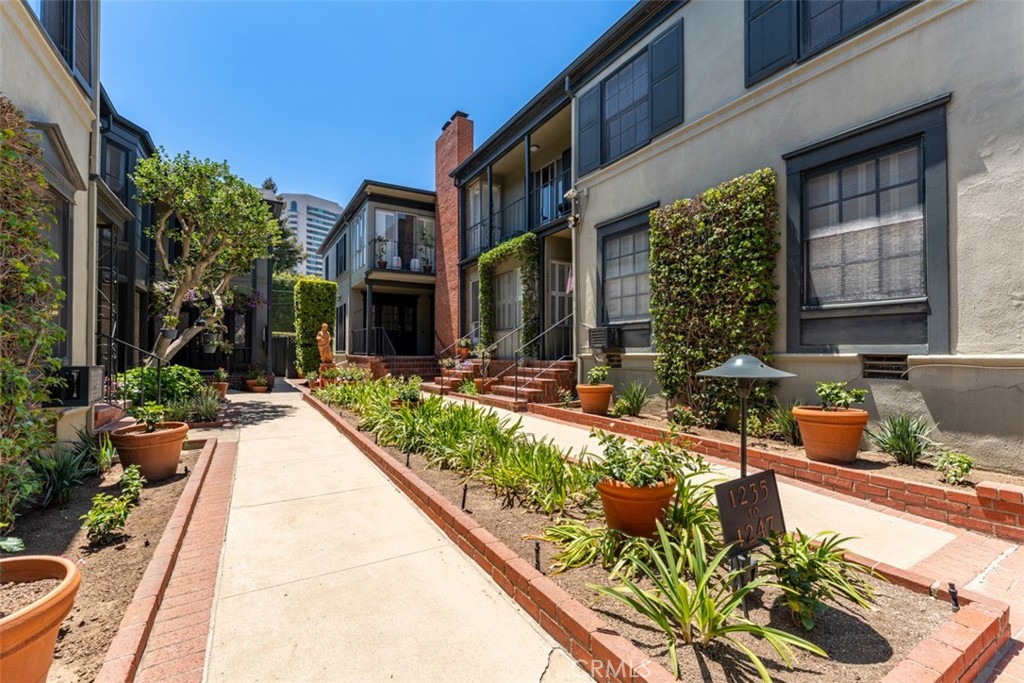 1235 S Beverly Glen Boulevard