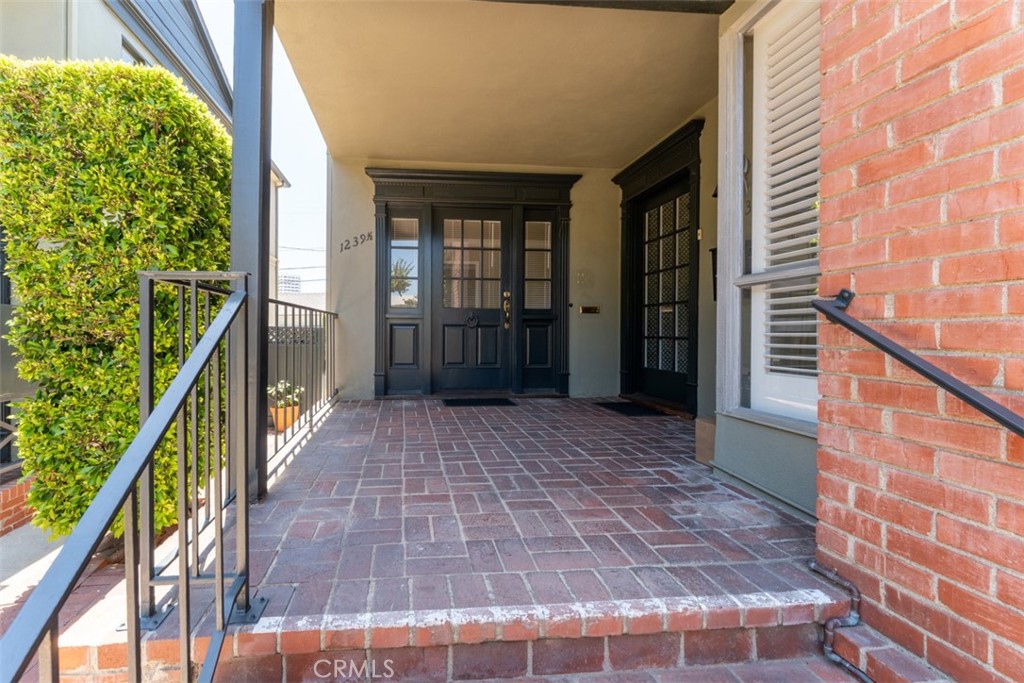 1235 S Beverly Glen Boulevard