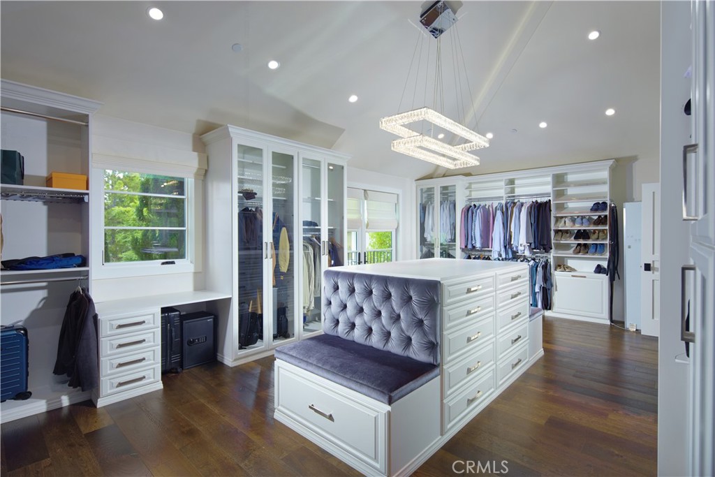 4 Inverness Lane