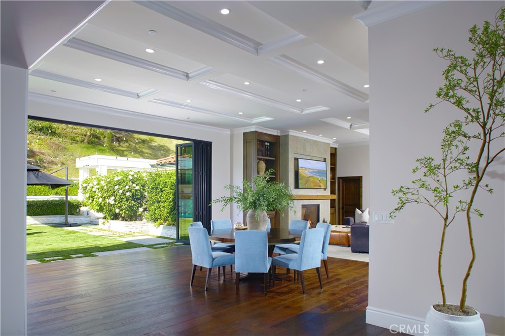 4 Inverness Lane