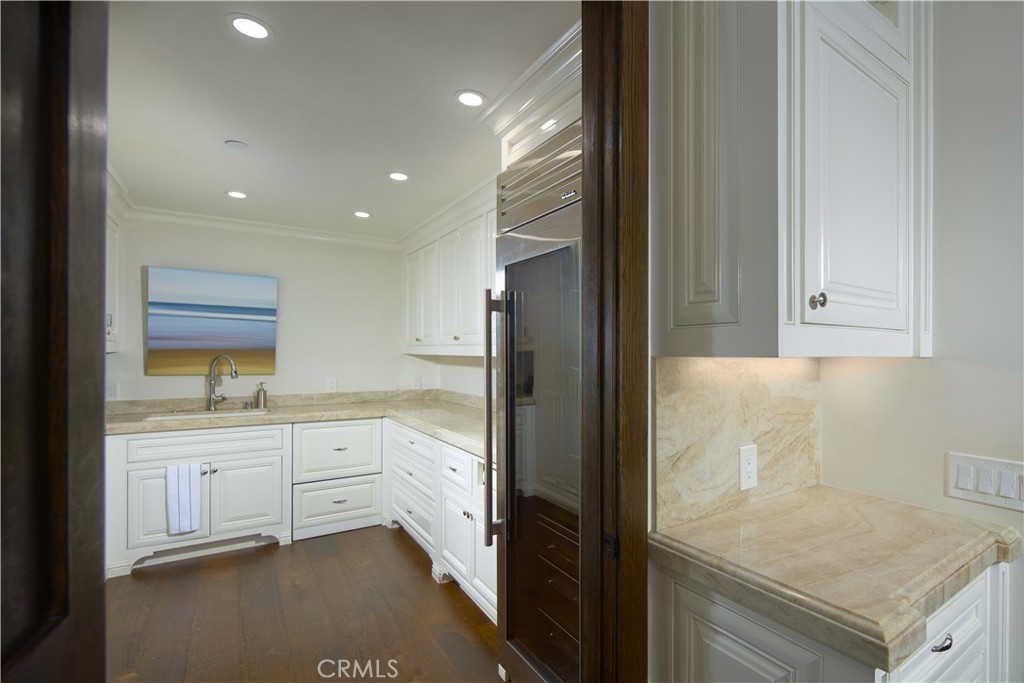 4 Inverness Lane