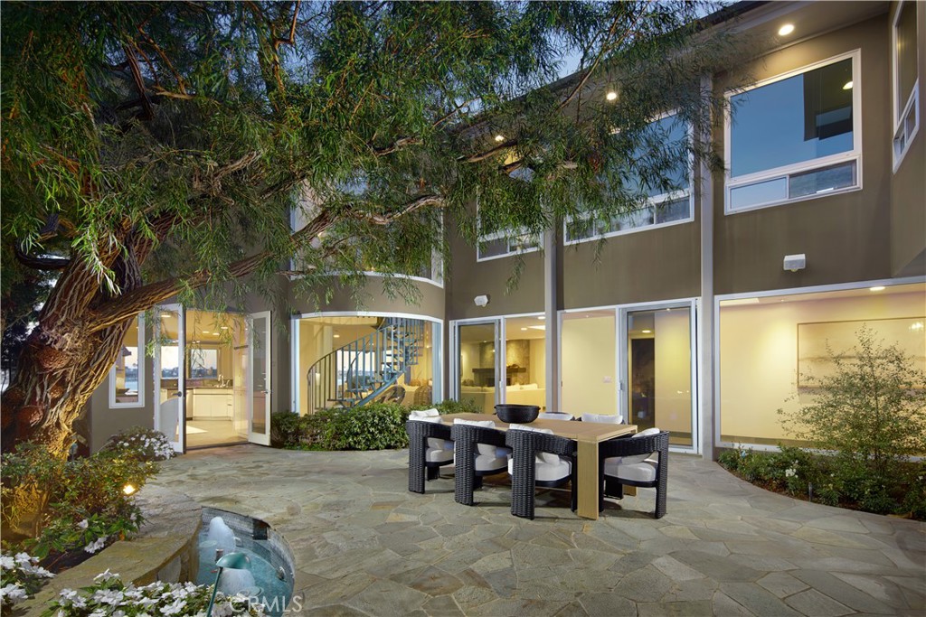 2027 Bayside Drive
