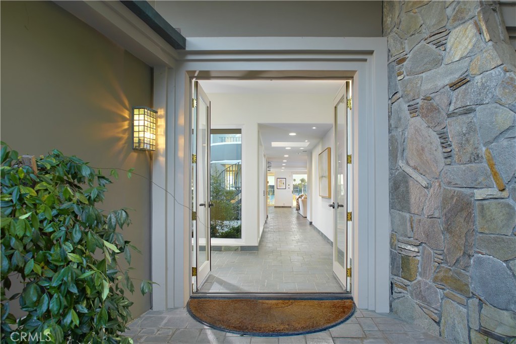 2027 Bayside Drive