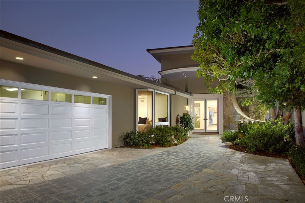 2027 Bayside Drive
