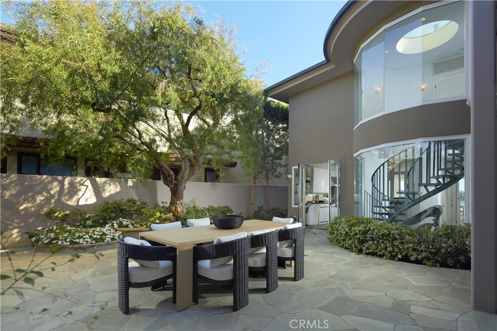 2027 Bayside Drive