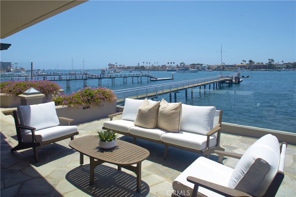 2027 Bayside Drive