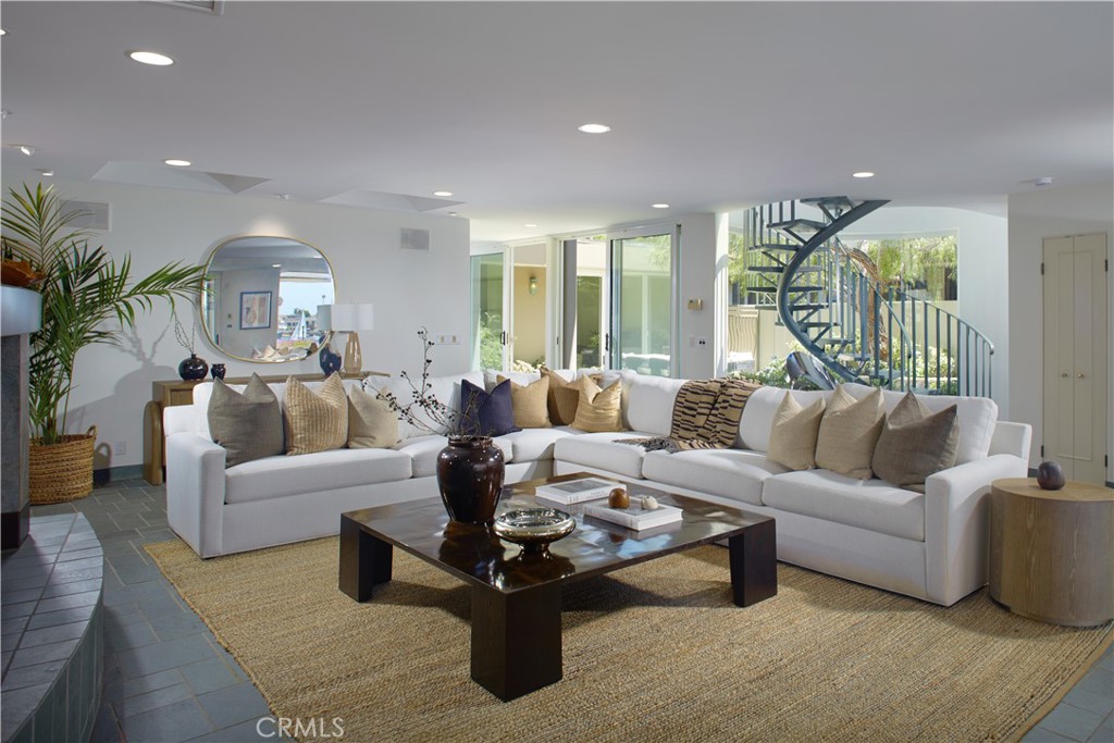 2027 Bayside Drive