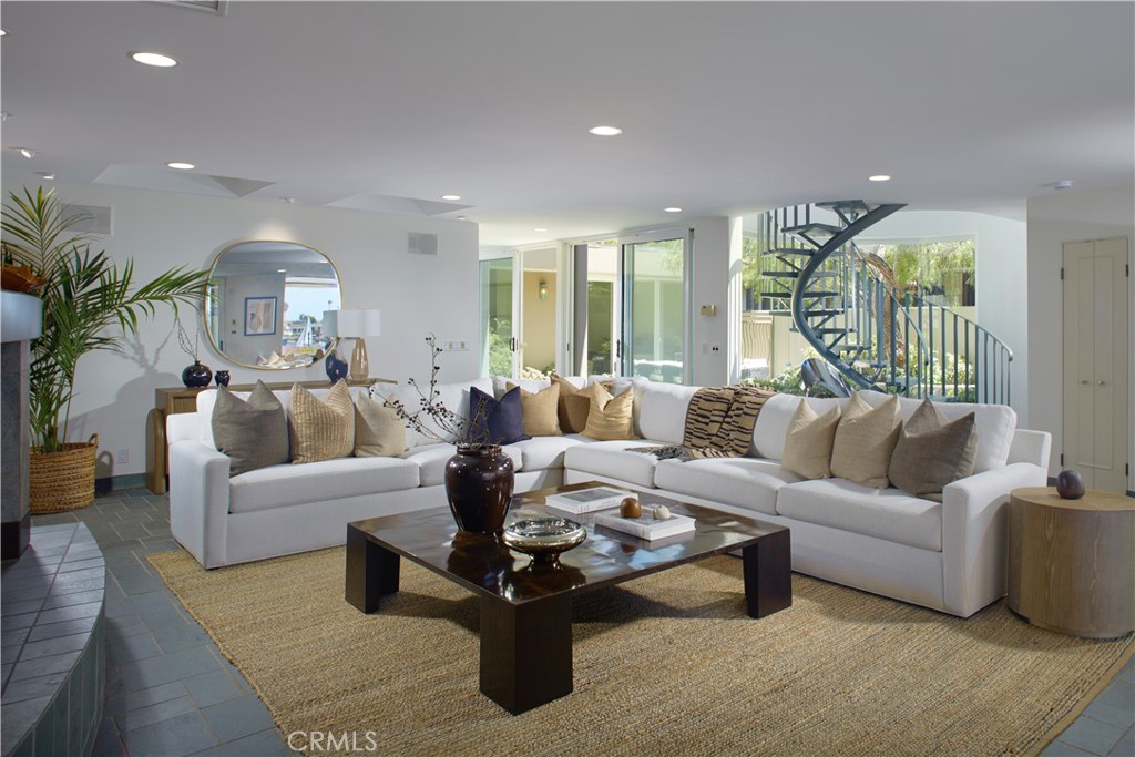 2027 Bayside Drive