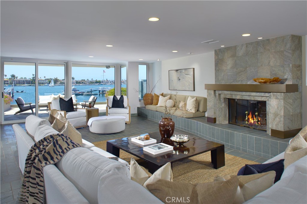 2027 Bayside Drive