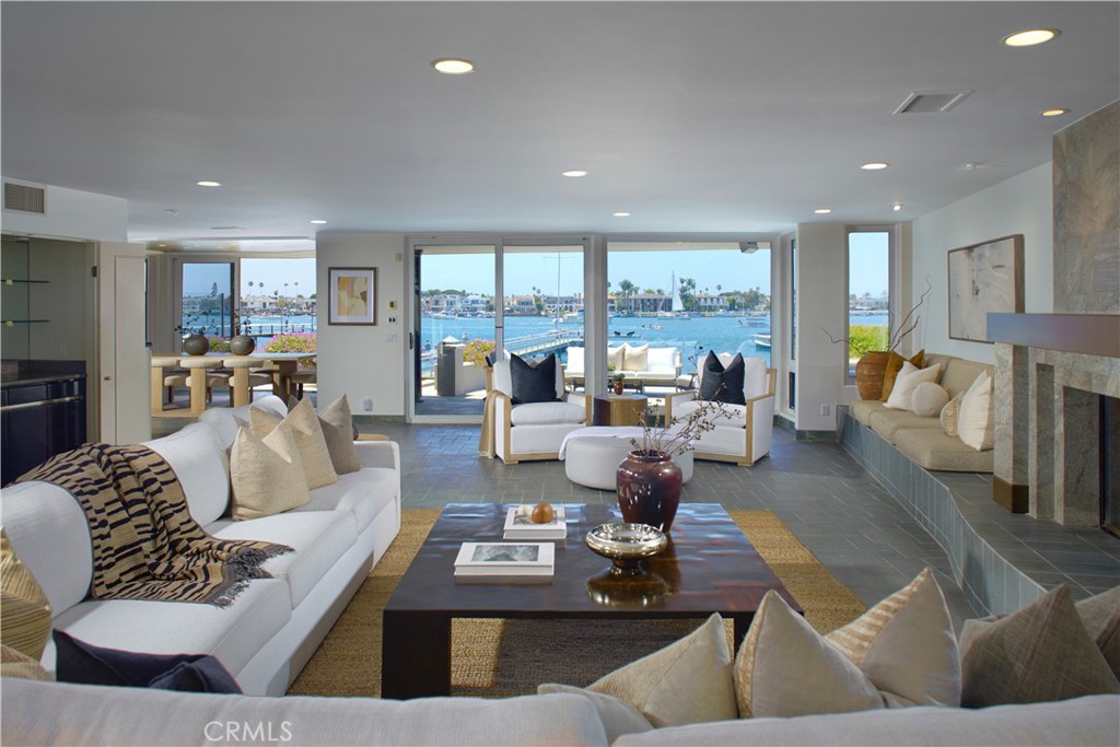 2027 Bayside Drive