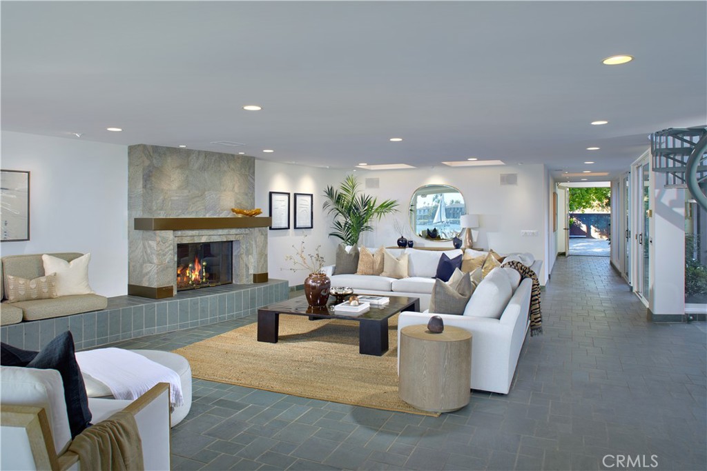 2027 Bayside Drive