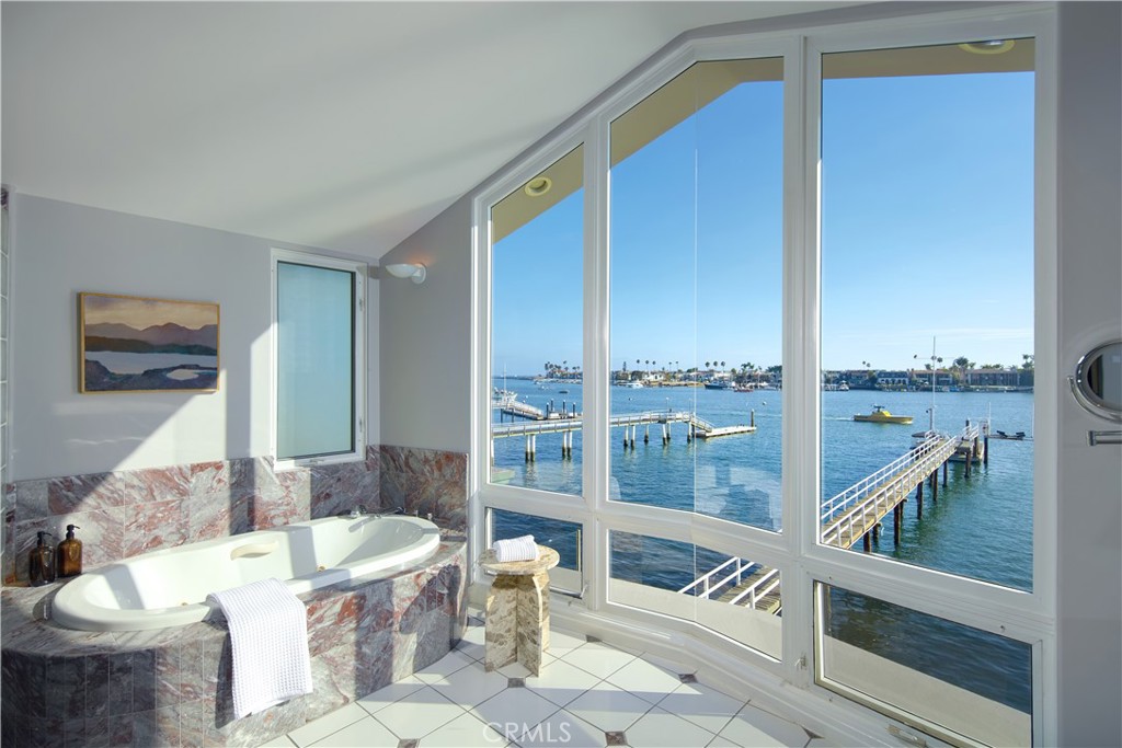 2027 Bayside Drive