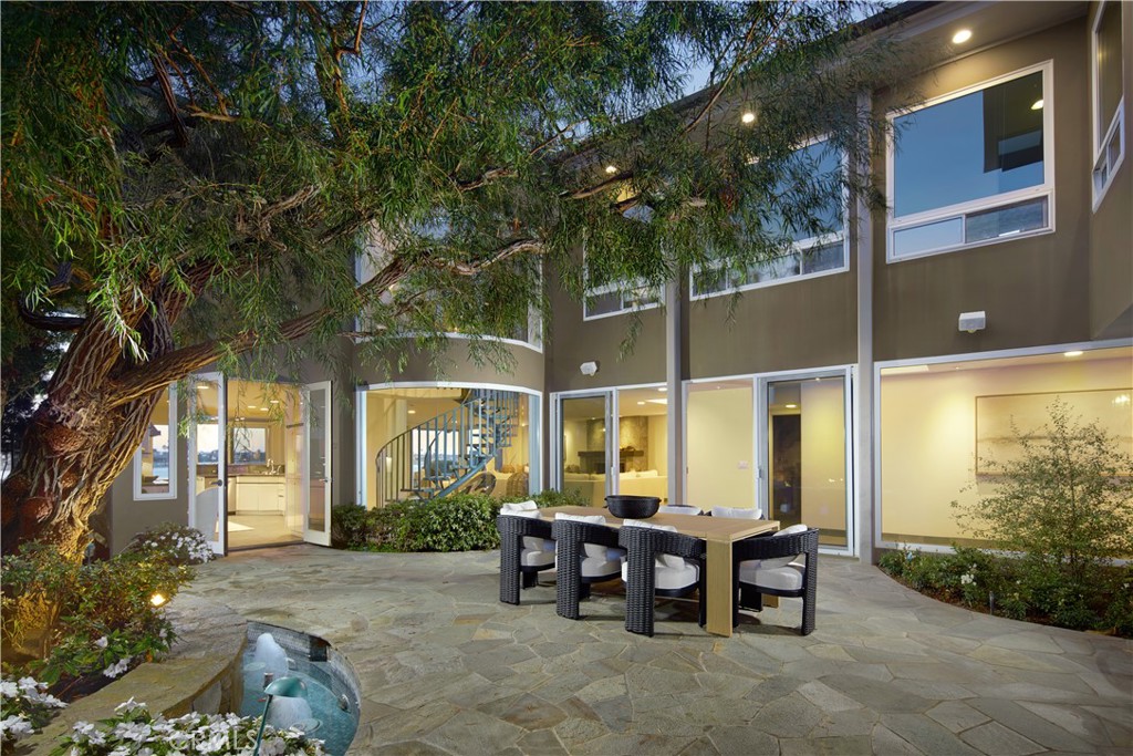 2027 Bayside Drive