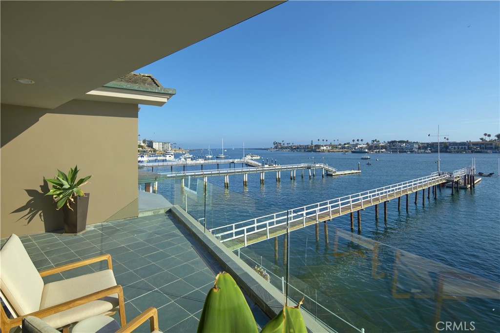 2027 Bayside Drive