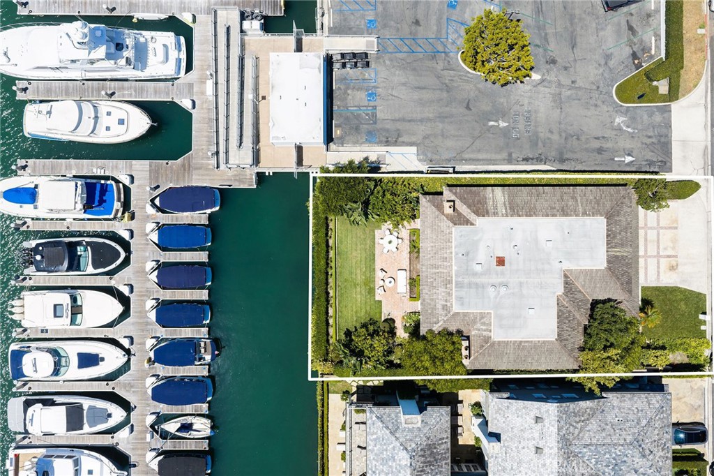 2572 Bayshore Drive