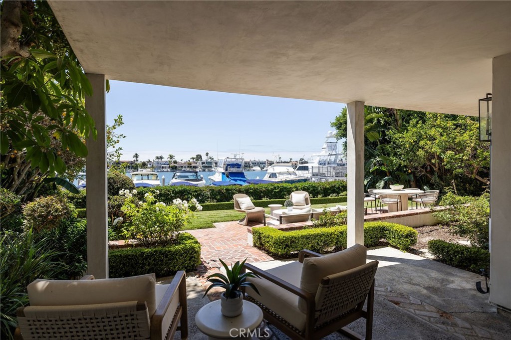 2572 Bayshore Drive
