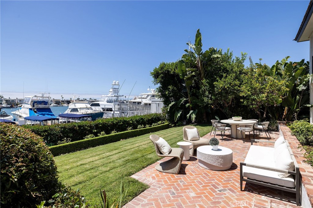 2572 Bayshore Drive
