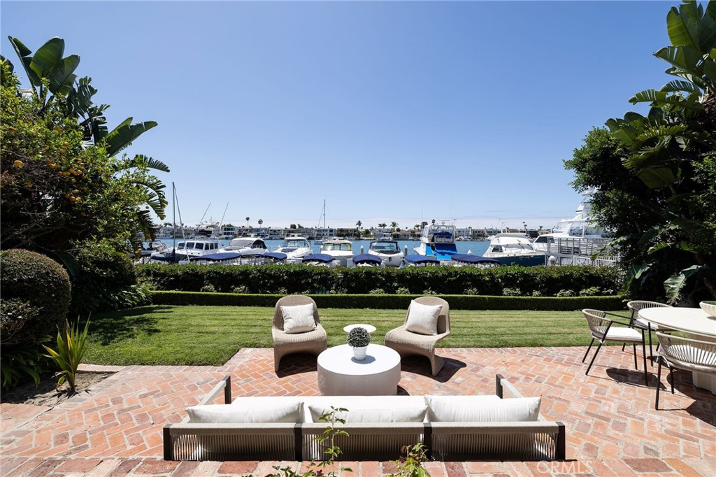 2572 Bayshore Drive