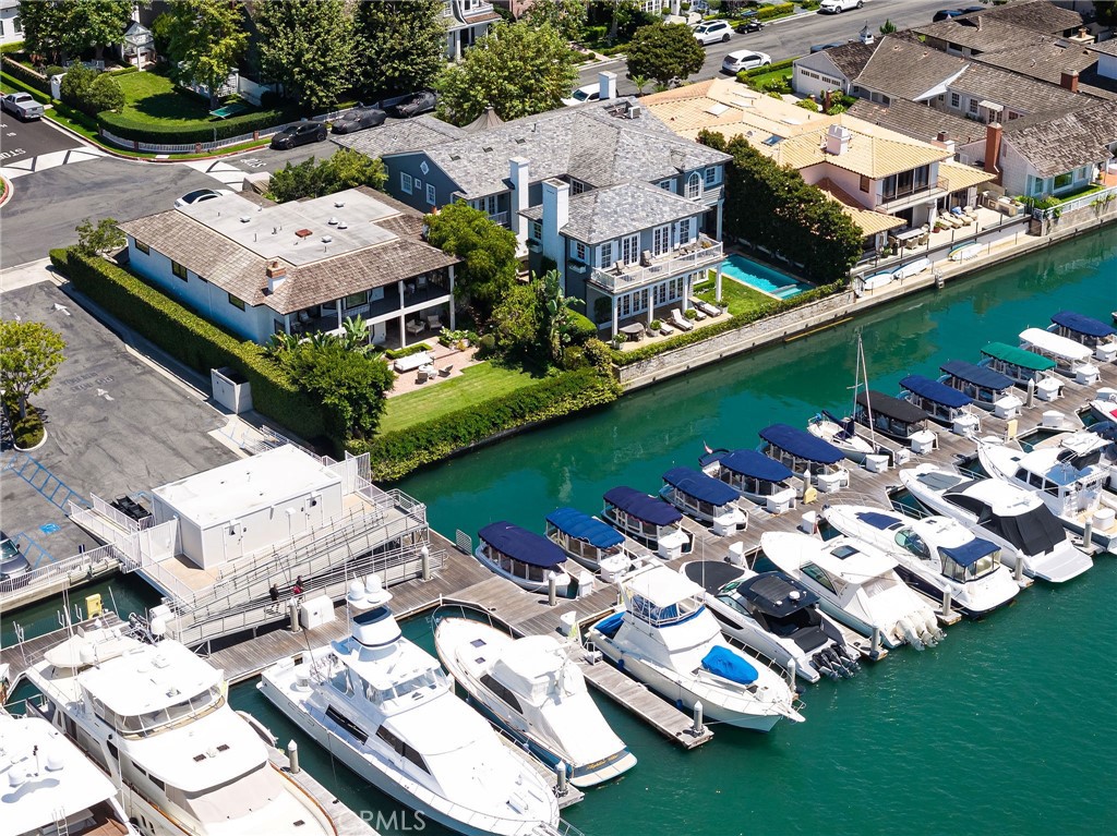 2572 Bayshore Drive