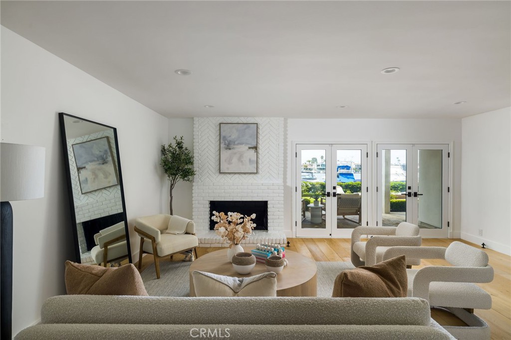 2572 Bayshore Drive