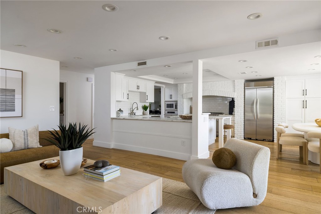 2572 Bayshore Drive