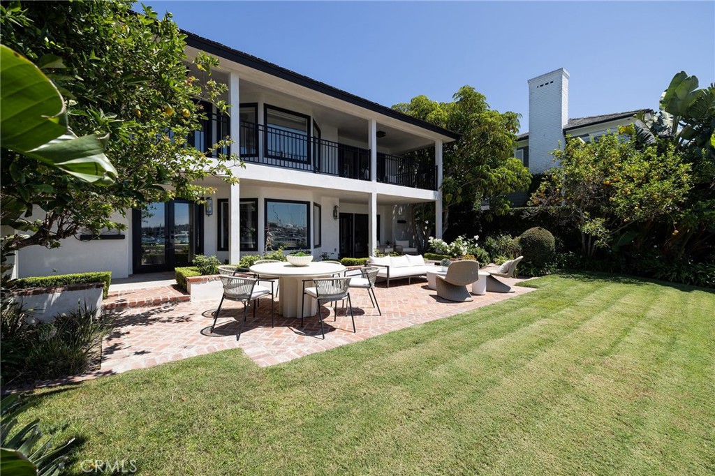 2572 Bayshore Drive