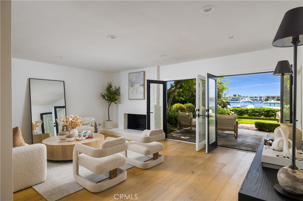 2572 Bayshore Drive