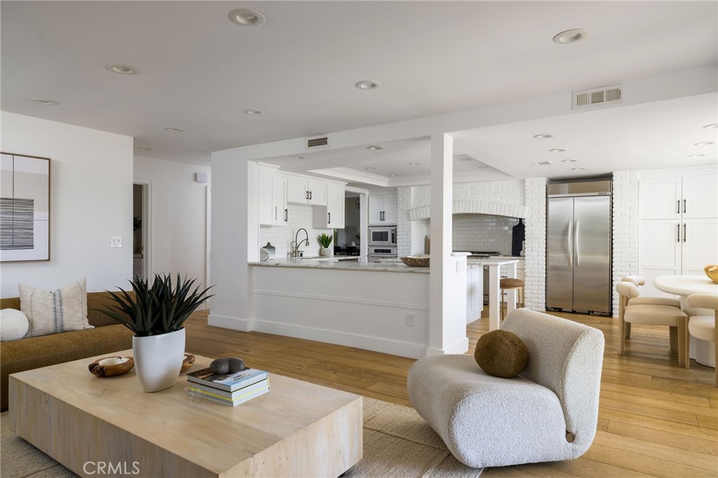 2572 Bayshore Drive