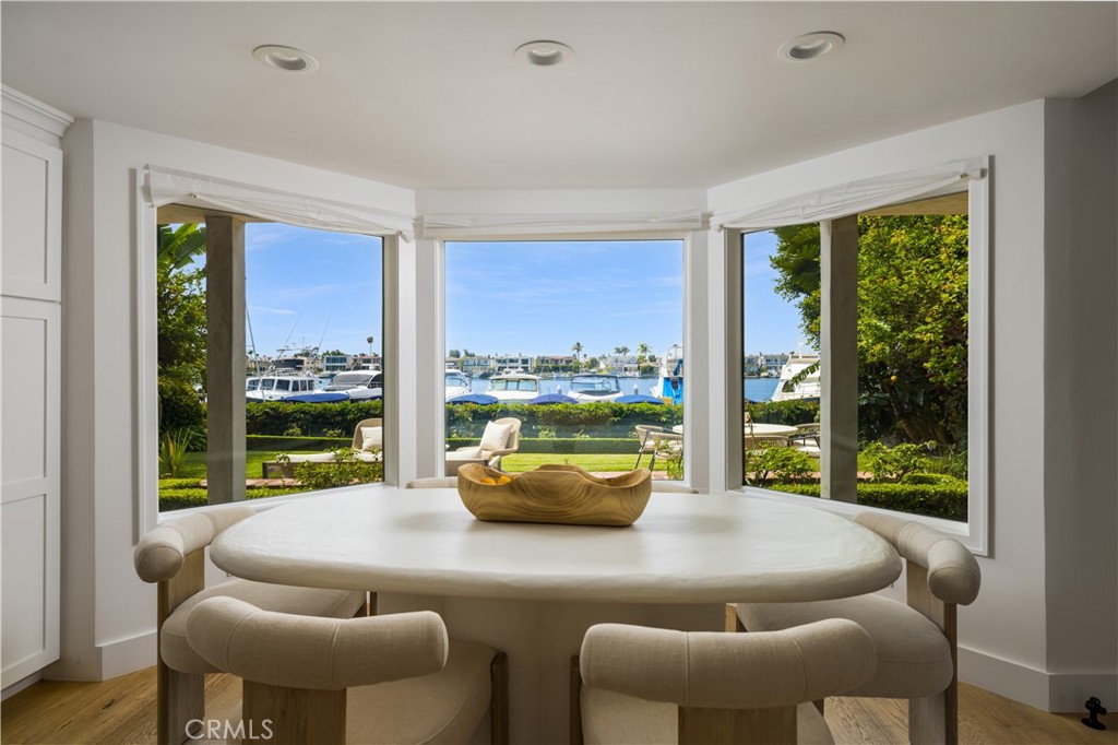 2572 Bayshore Drive
