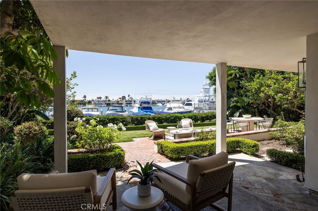2572 Bayshore Drive