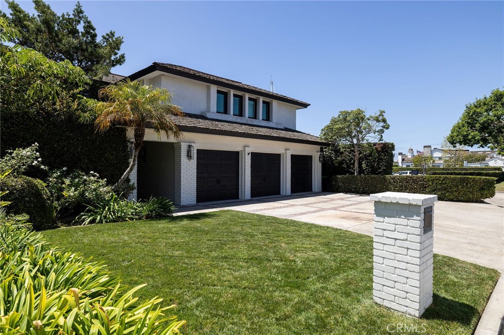 2572 Bayshore Drive